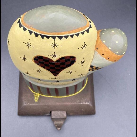 Williraye Studios Folk Art ~ Cast Iron WINTER MITTEN Stocking Holder WW2372 - Picture 9 of 9